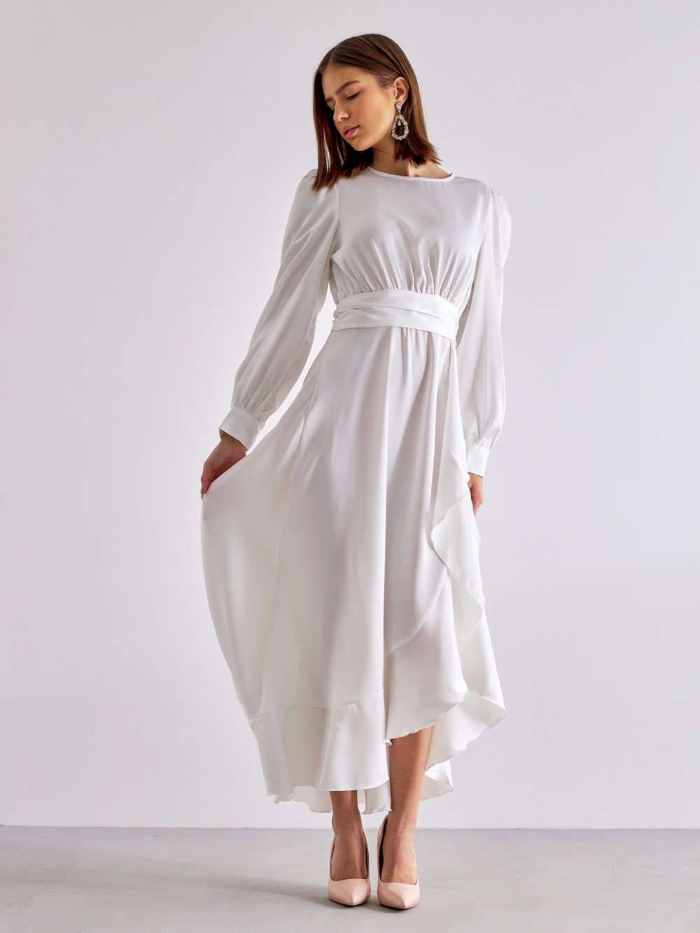 Bílé saténové společenské šaty Elina