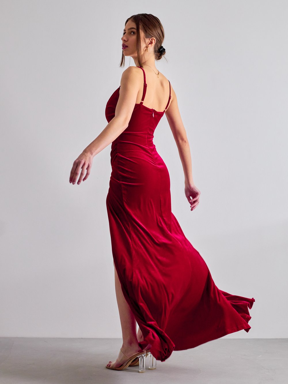 Červené sametové společenské šaty Laure