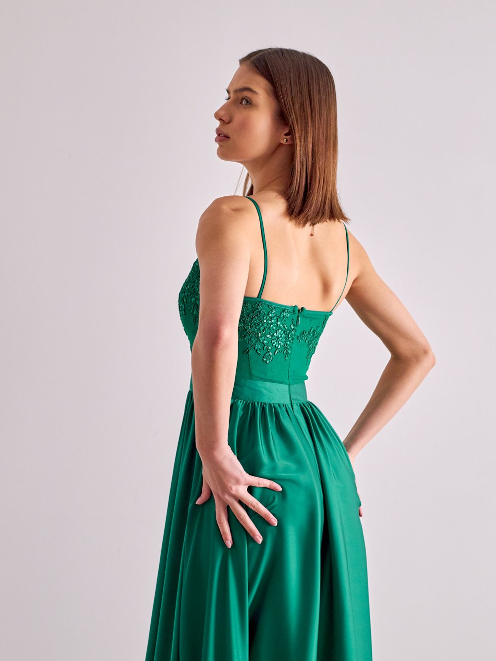 Zelené dlouhé společenské šaty Bella