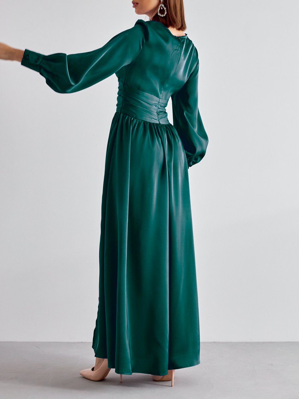 Zelené saténové spoločenské šaty Marcya