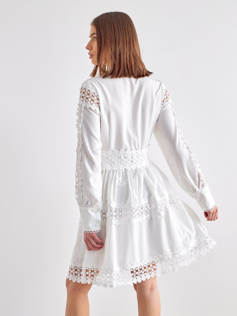Bílé šaty Mercy