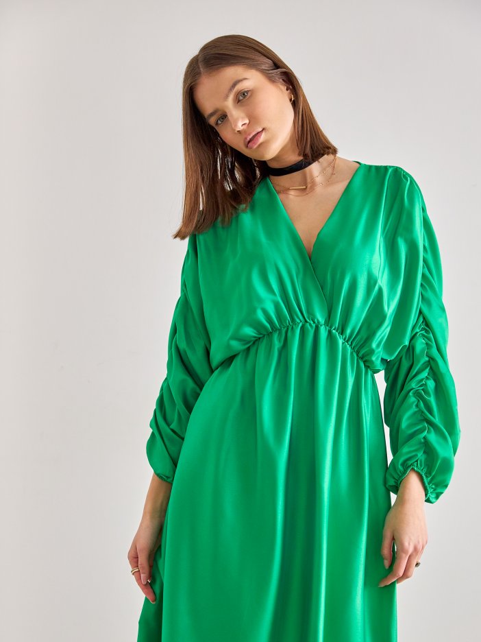 Zelené saténové šaty Talea