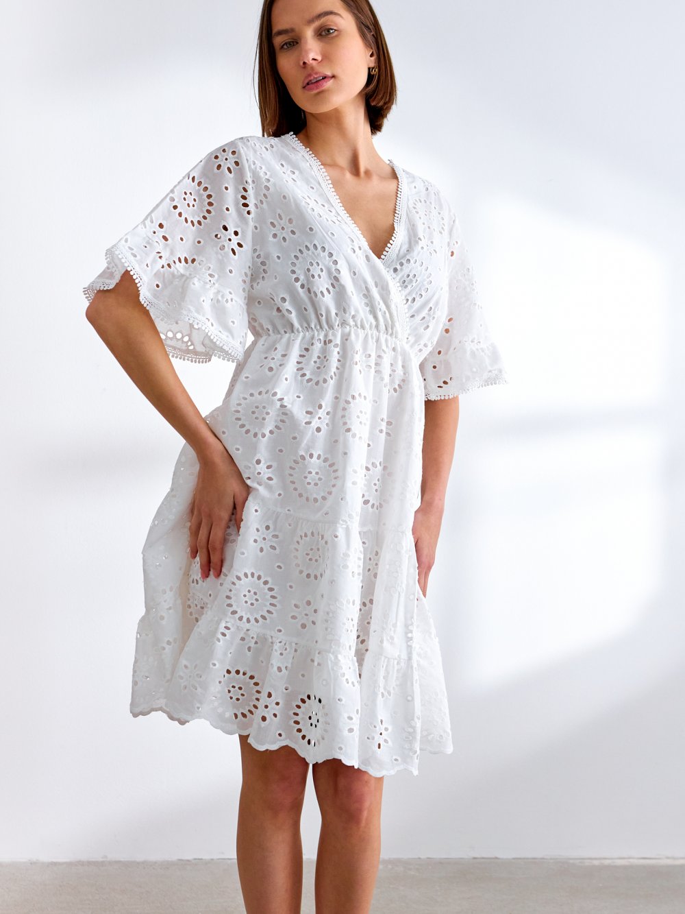 Bílé madeirové šaty Galia
