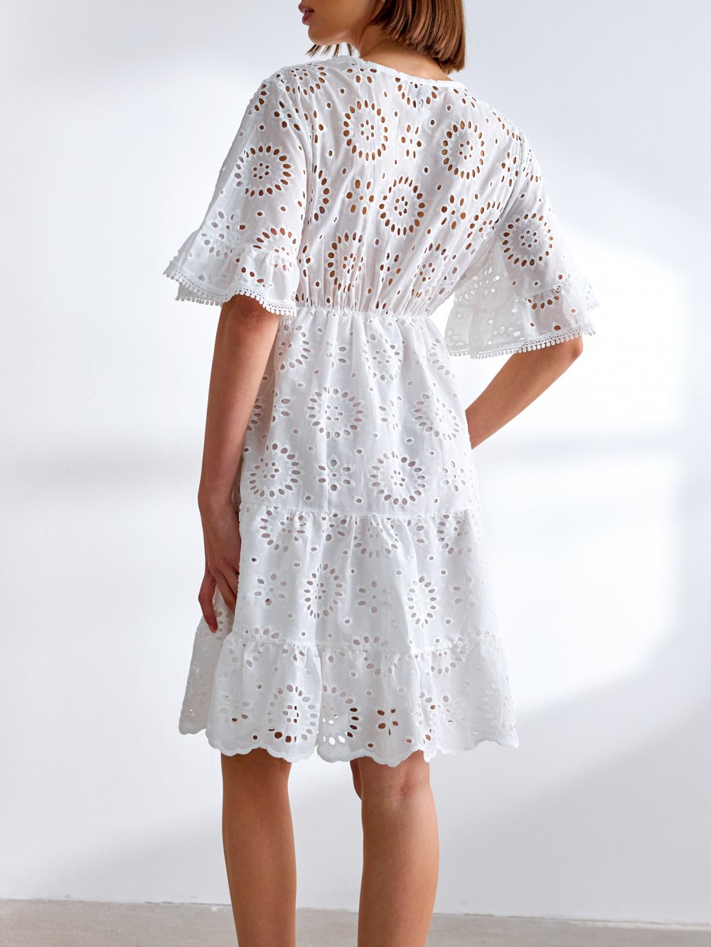 Bílé madeirové šaty Galia