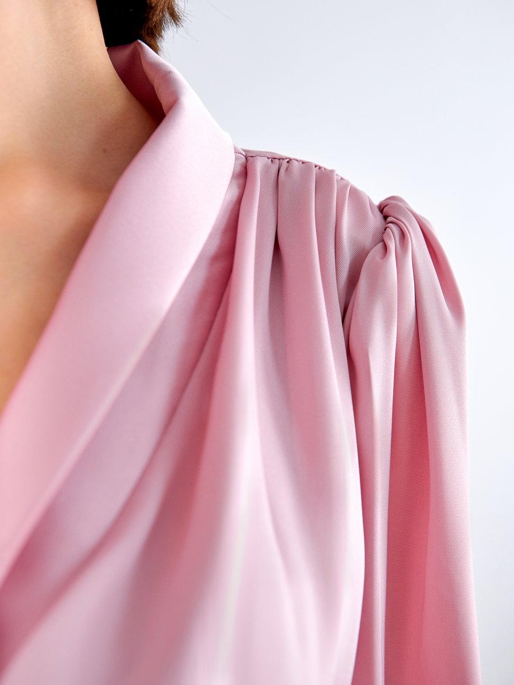 Bledoružové šaty Francesca