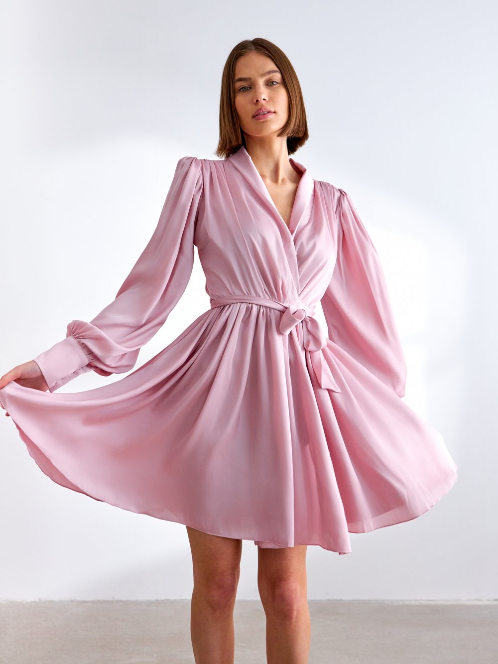 Bledoružové šaty Francesca