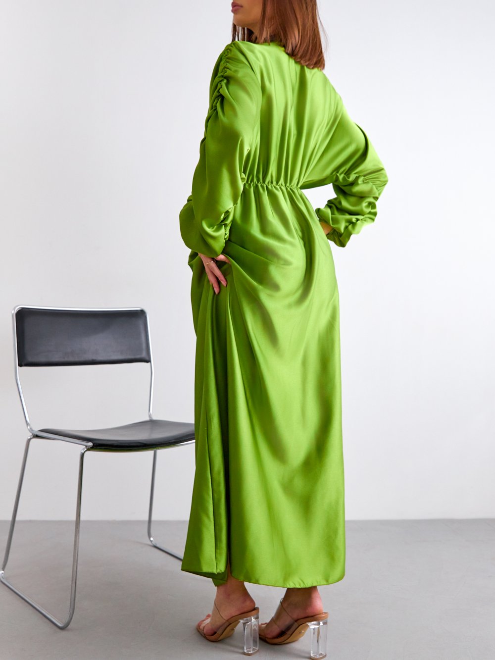 Limetkové saténové šaty Talea