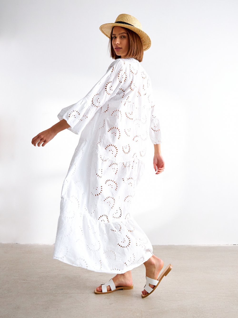 Bílé madeirové šaty Lea