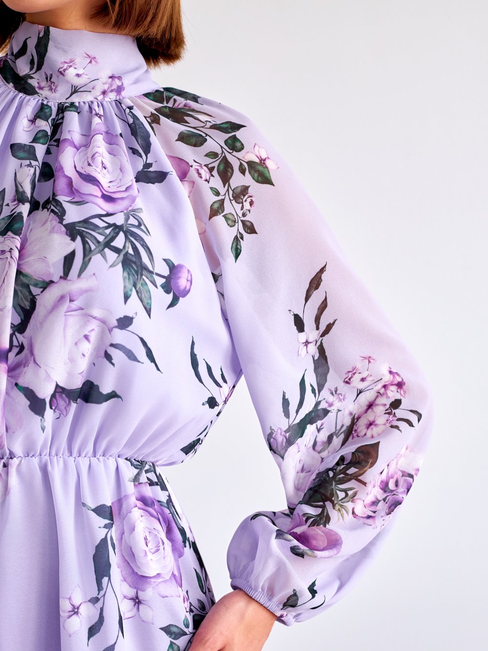 Fialové kvetované šaty Violett