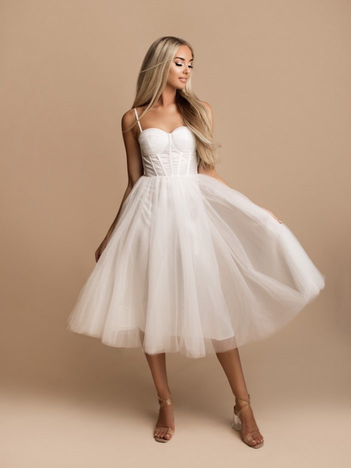 Bílé midi společenské šaty Simone