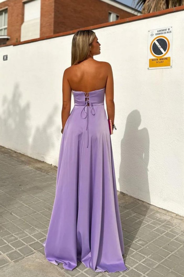 Bledě fialové saténové společenské šaty Emma